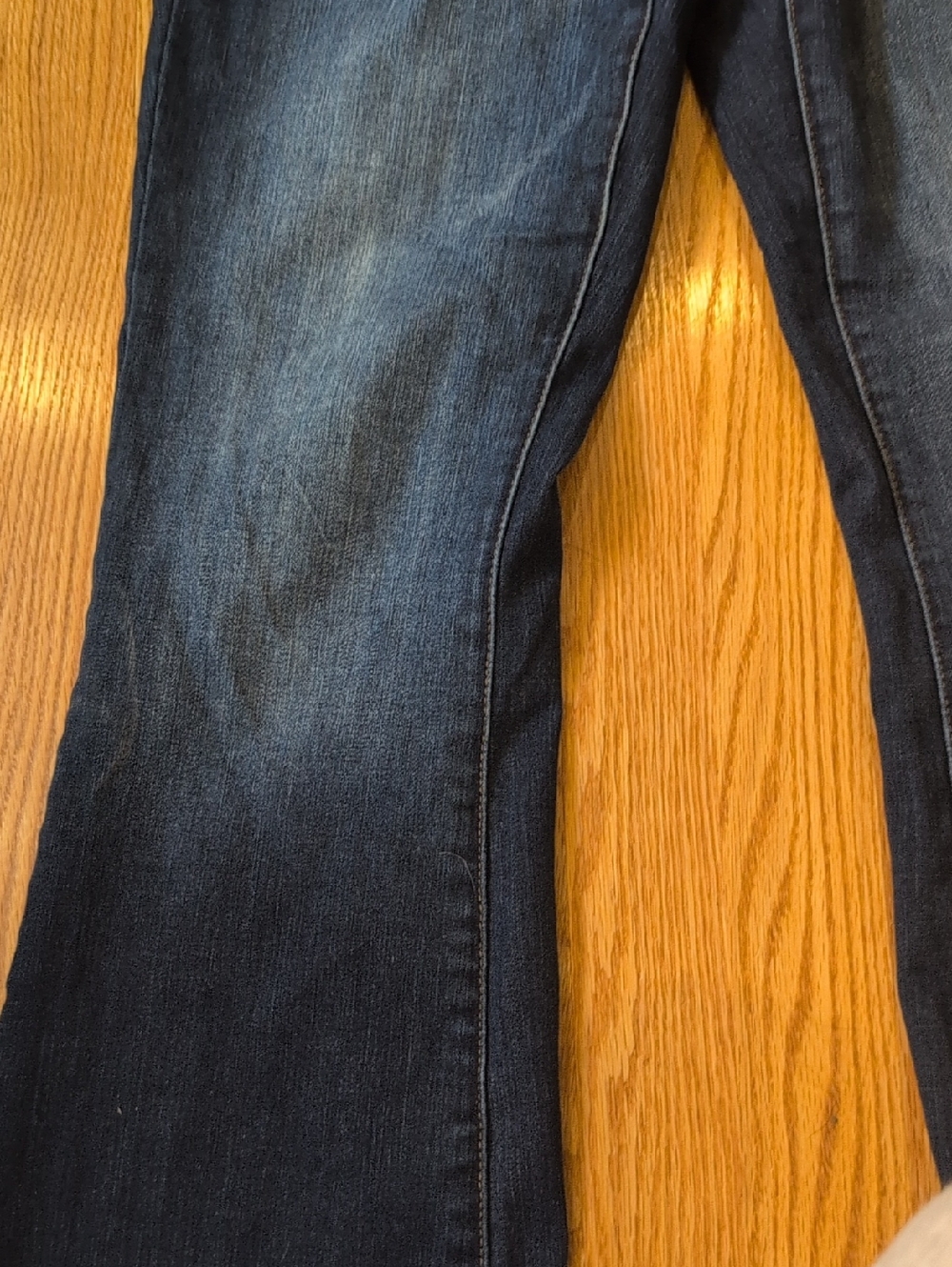 Lila Ryan Women's Flare/Bootcut Jeans. Size 28 - Picture 3 of 8